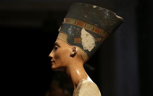 Nefertiti bust.