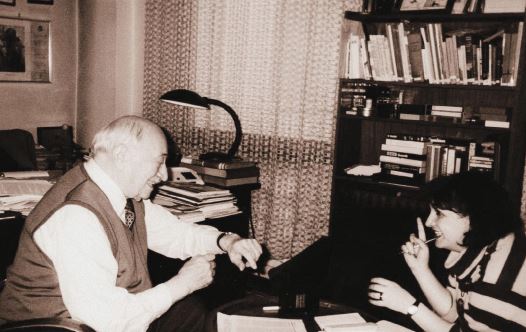 LEGENDARY NAZI hunter Simon Wiesenthal (left) in conversation with filmmaker Inna Rogatchi from the documentary ‘The Lessons of Survival.’