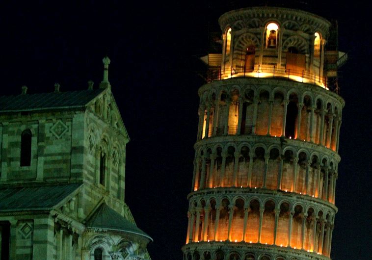 Leaning Tower of Pisa.