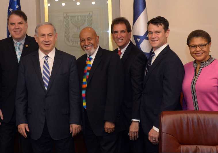 Prime Minister Benjamin Netanyahu meets with a bipartisan US Congressional delegation