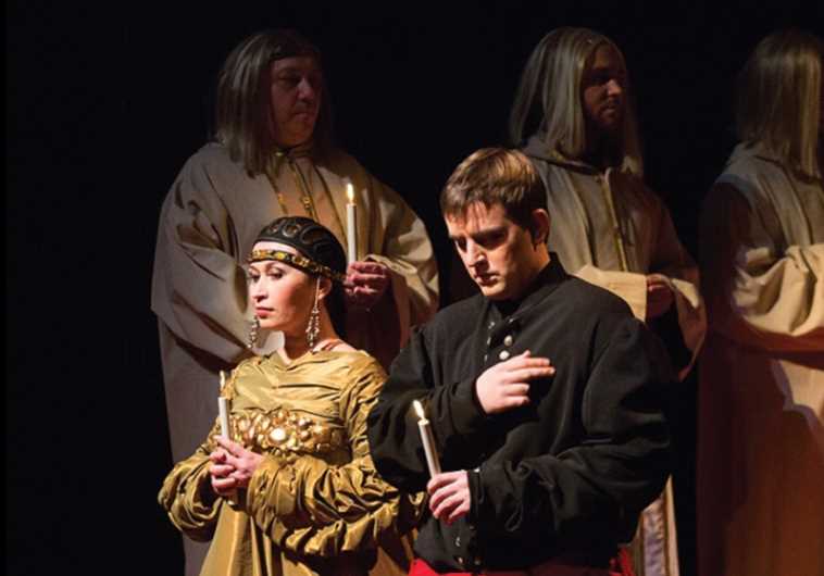 Felix Korobov conducts the ‘The Tsar’s Bride’.