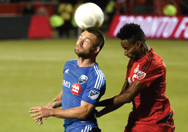EVEN THE most seasoned professionals sometimes forget to keep their eyes on the ball.’