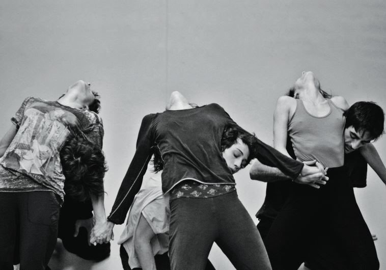 Caídalibre (Free Fall) dance show.