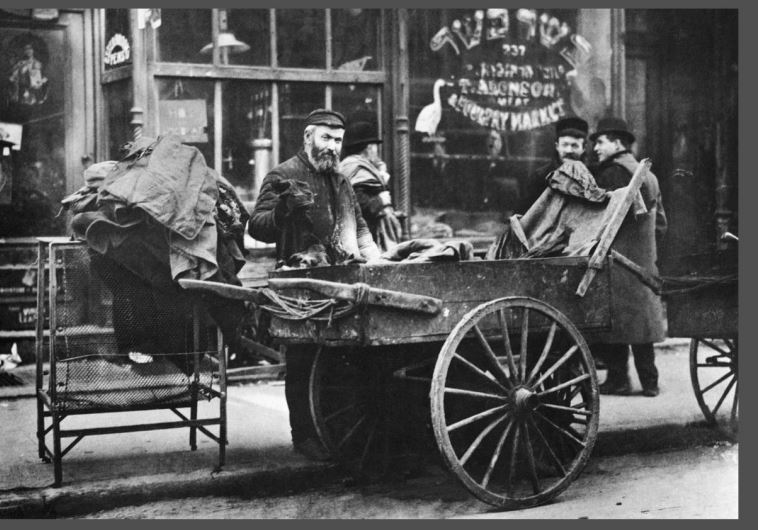 Jewish peddler on the Lower East Side, New York City, early 1900s