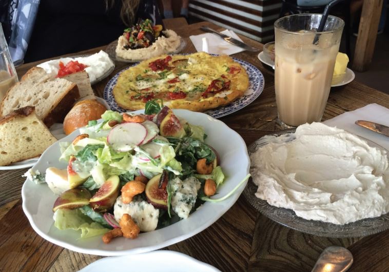Petit Café in Tel Aviv