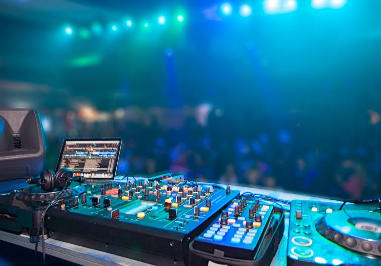 DJ stand (illustrative)