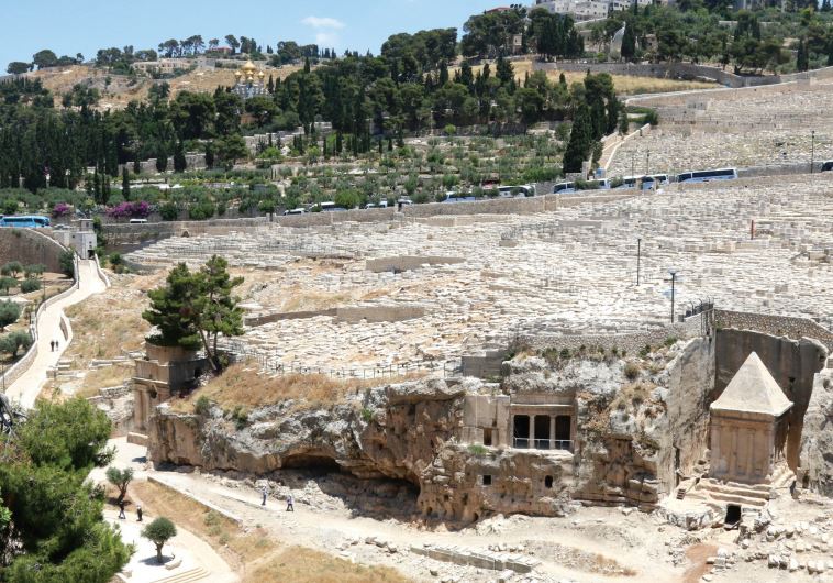 At the Ha’ofel Road lookout: There is a wonderful view of Absalom’s Tomb, Zechariah’s Tomb and a variety of hollows in the rocks