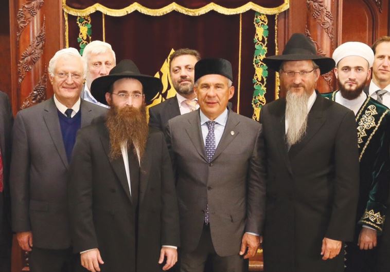  Limmud FSU founder Chesler (left), Tatarstan’s Chief Rabbi Gorelik, Tatarstan President Minnikhanov, Russian Chief Rabbi Lazar, Tatarstan’s Grand Mufti Kamil Semigullin