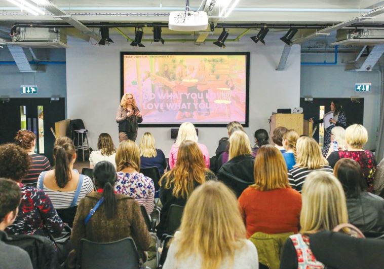 VIBE ISRAEL CEO Joanna Landau addresses the BlogCamp London on Thursday