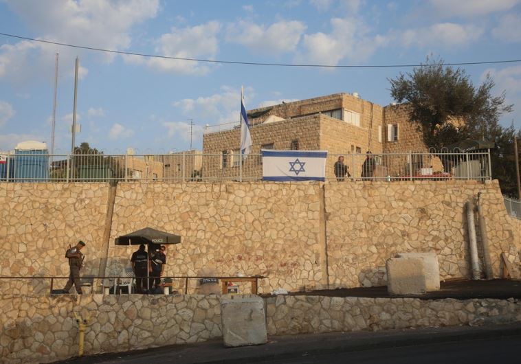 Border Police man the area separating the east Jerusalem neighborhoods of Armon Hanatziv and Jebl Mukaber