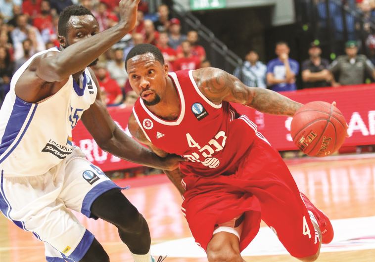 Hapoel Jerusalem guard E.J. Rowland