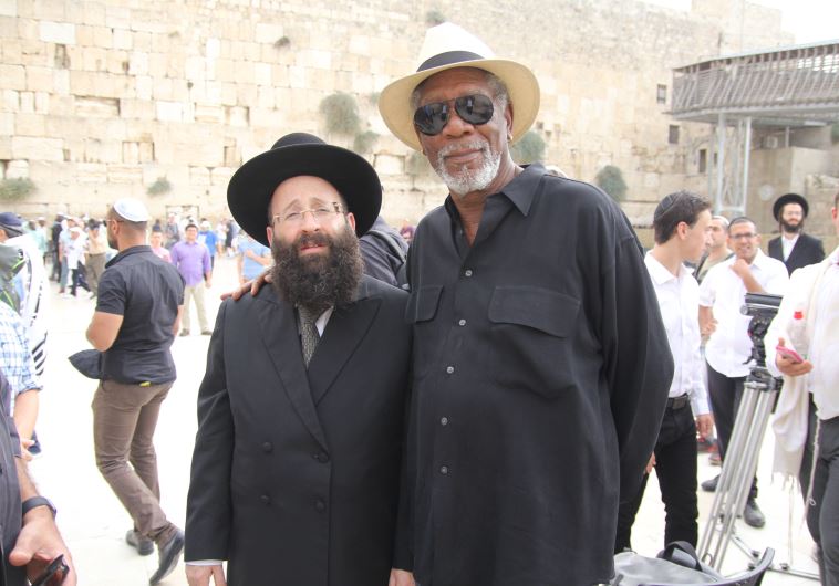 Morgan Freeman and Rabbi Shmuel Rabinowitz at the Western Wall