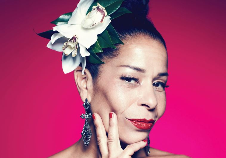 Jazz singer Molly Johnson