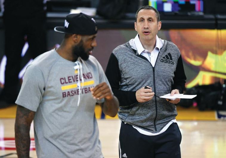David Blatt (R) and LeBron James