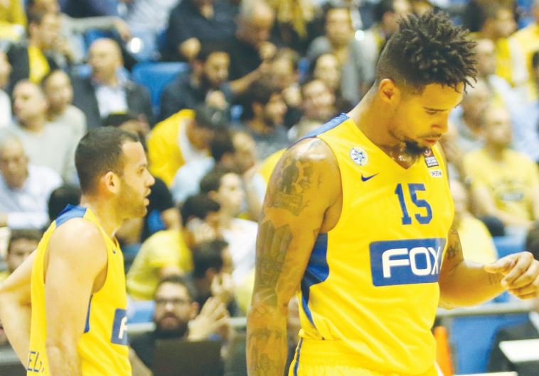 Maccabi tel aviv Forward Sylven Landesberg (right)