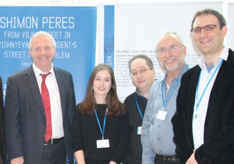 LIMMUD participants pose to salute the organization’s 35 anniversary at its conference in Birmingham this week. From left: Limmud Conference 2015 co-chair Michael Gladstone, Limmud FSU founder Chaim Chesler, outgoing Limmud chair Kevin Sefton, MP John Mann, conference programming co-chair Deborah Bl
