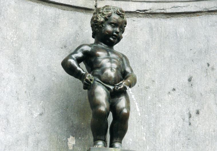 Statue.