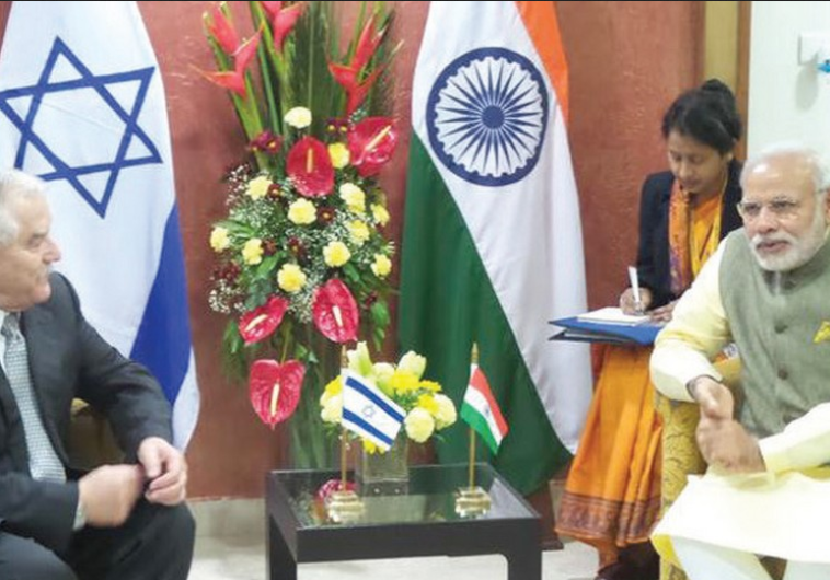 AGRICULTURE MINISTER Yair Shamir meets with India’s Prime Minister Narendra Modi (top) and agricultural partners in Gujarat.