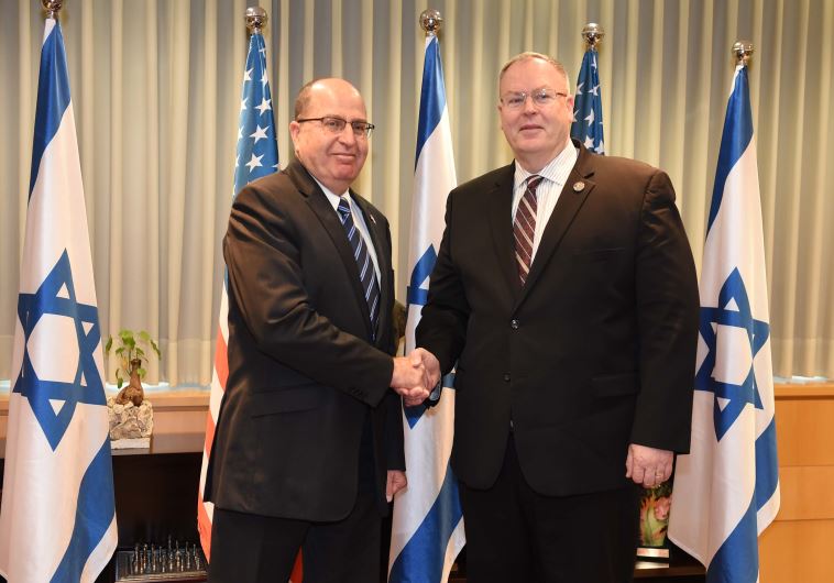 Ya'alon with US Deputy Secretary of Defense, Robert Work