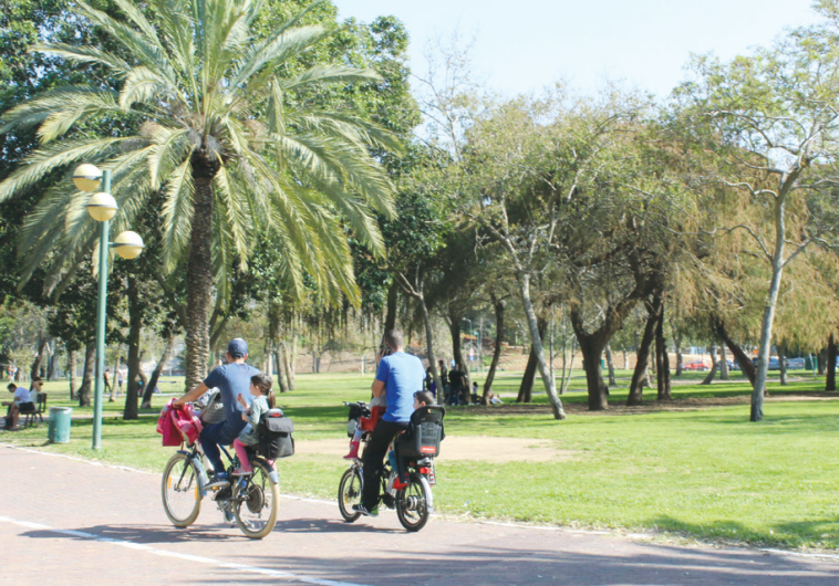 PEOPLE CYCLE through Yarkon Park in Tel Aviv over the weekend.