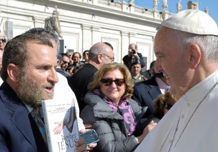 Rabbi Shmuley Boteach meets Pope Francis at the Vatican