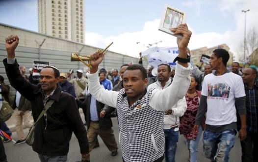 Israelis of Ethiopian descent take part in a protest in Jerusalem calling on gov't to bring the remaining members of their community living in Ethiopia, known as Falash Mura to settle in Israel, March 20, 2016. 