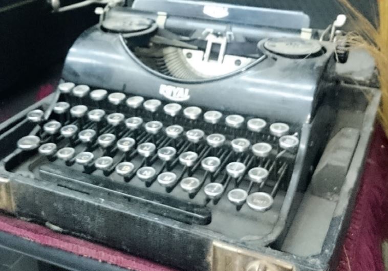 Typewriter from 1933