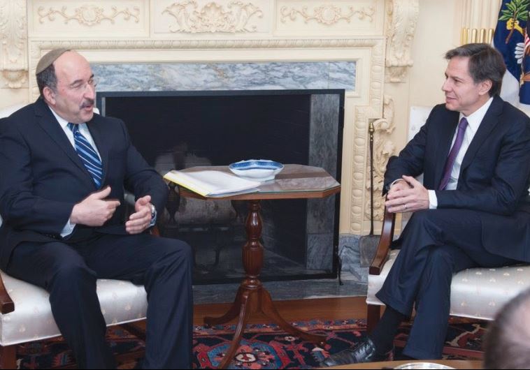 DORE GOLD meets in March with Russian Foreign Minister Sergei Lavrov in Moscow where he raised the issue of Israeli sovereignty over the Golan Heights.