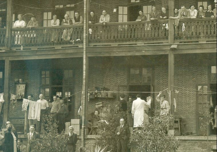 Jewish refugees are seen in housing in the Hongkou District of Shanghai, April 1946