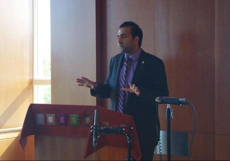 Kasim Hafeez speaking at CAMERA's Student Leadership Conference 2015
