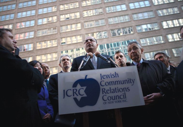 FORMER CONSUL-GENERAL Ido Aharoni speaks at a press conference of city officials in support of Israel, outside the Israeli Consulate in New York in 2012