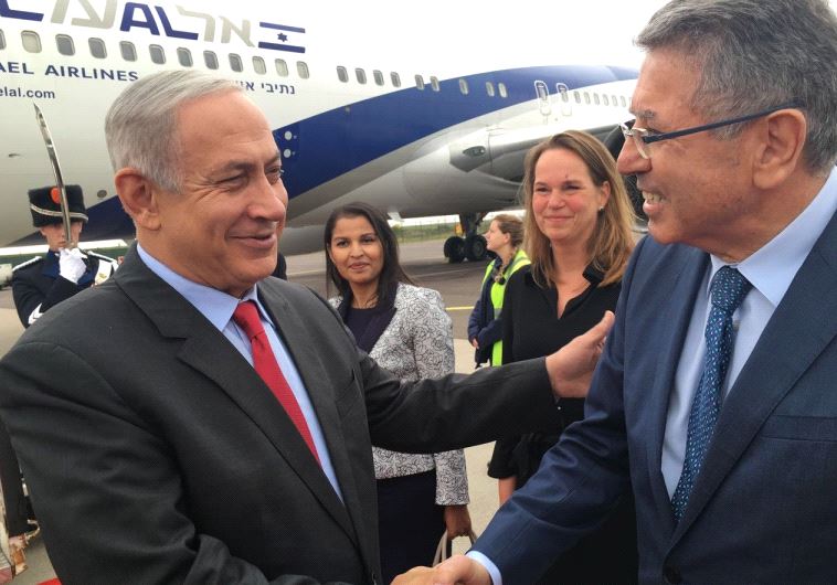 Prime Minister Benjamin Netanyahu lands in the Netherlands, September 6, 2016