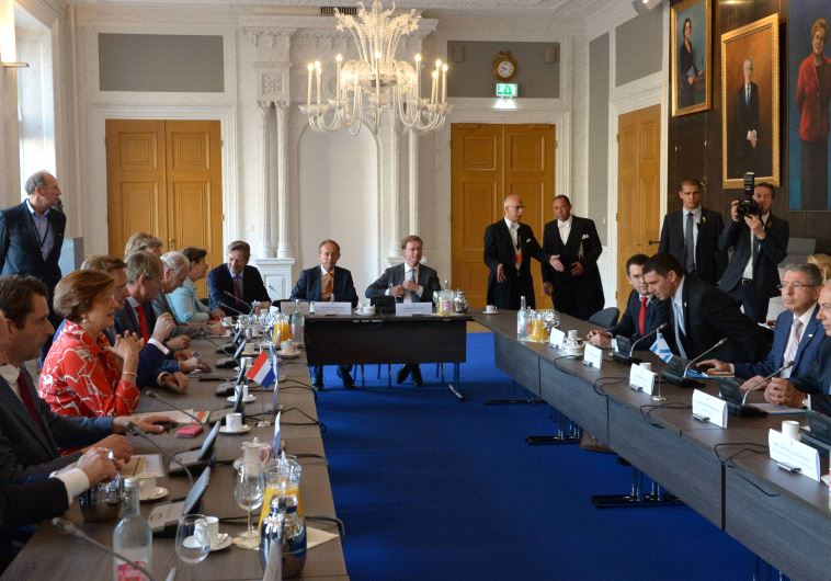 Prime Minister Benjamin Netanyahu at the Dutch Parliament. 