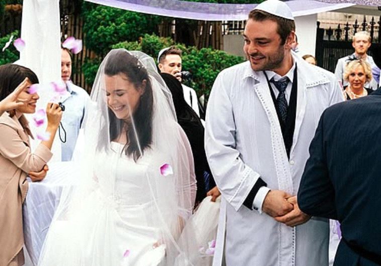  The nuptials of Rachel and Jeff Czerniak, conducted by a Chabad rabbi in Seoul, Korea