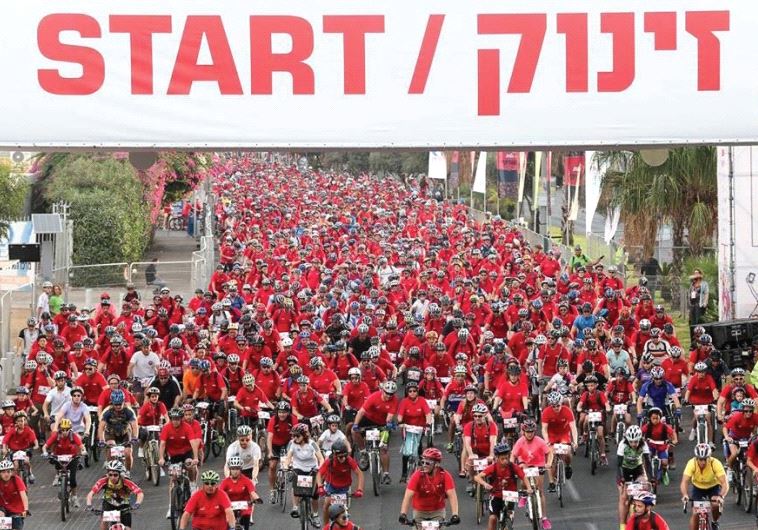 Kicking off 2015's ‘Sovev Turki Elite’ bike ride in Tel Aviv