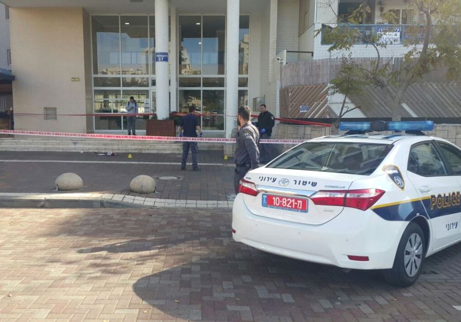 Scene of stabbing incident in Ashdod, January 5, 2017