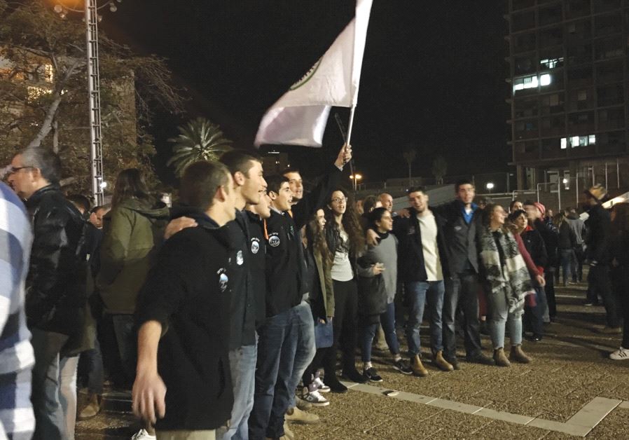 YOUTH SING in Tel Aviv’s Rabin Square last night, at an event calling to heal the divisions in Israeli society