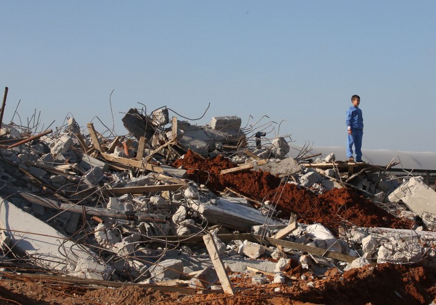 IDF demolishes illegal structures in Kalansuwa‏ 