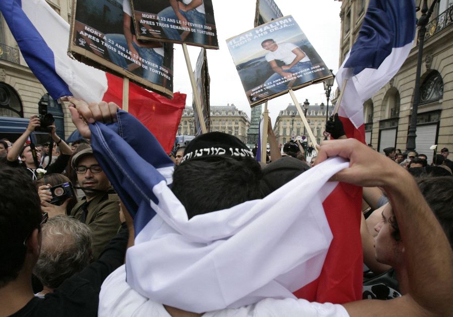 Members of French Jewish organisations demonstrate near the Justice Ministry in Paris July 13, 2009 over the sentencing of a gang found guilty of kidnapping and torturing to death a young Jewish man. 
