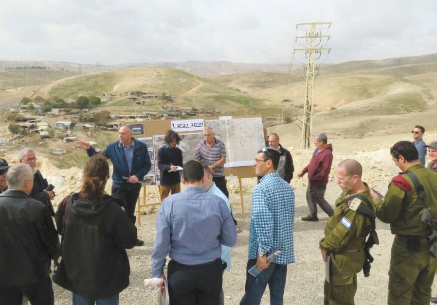THE KNESSET’S Foreign Affairs and Defense Committee subgroup on Judea and Samaria observes Palestinian villages along Route 1 yesterday, near Ma’aleh Adumim