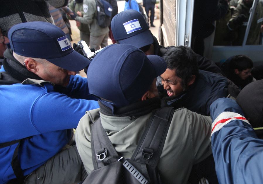 Evacuation of Amona