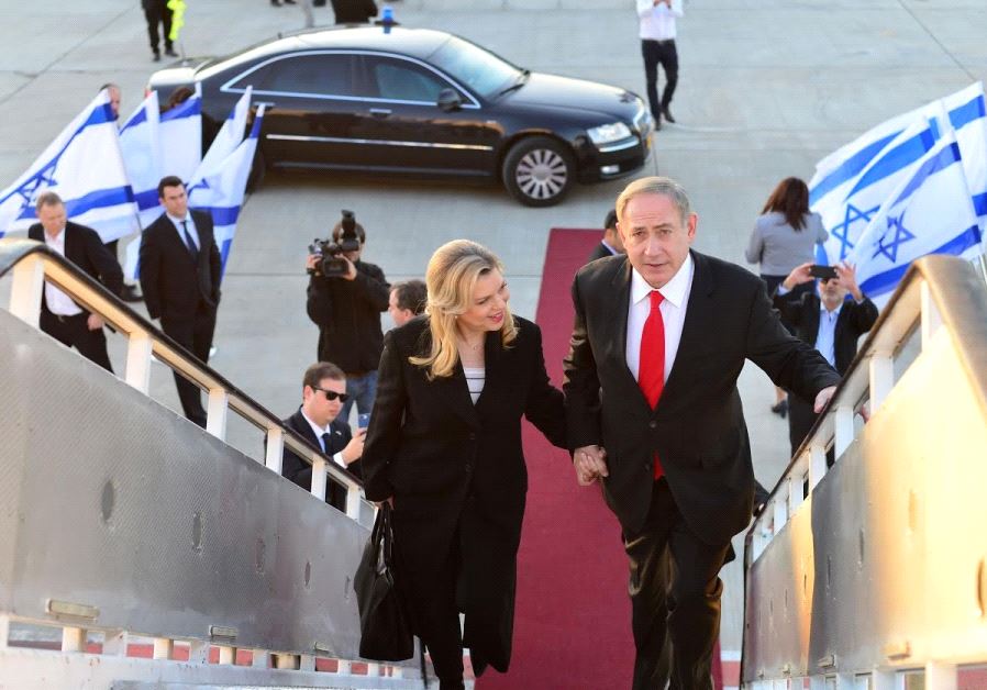 Prime Minister Benjamin Netanyahu and his wife, Sara, board a flight to Britain, February 5, 2017