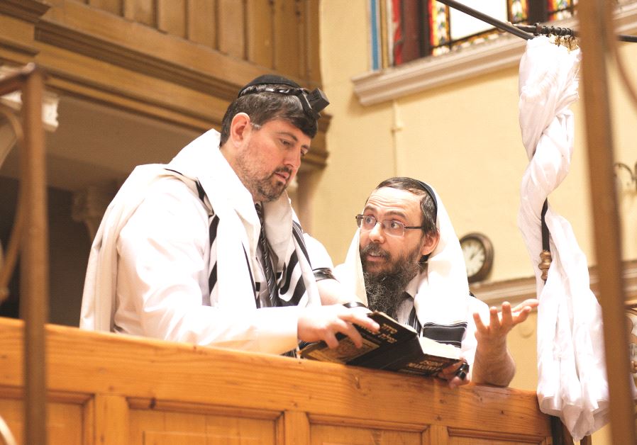 Csanád Szegedi avec le rabbin Barouh Oberlander