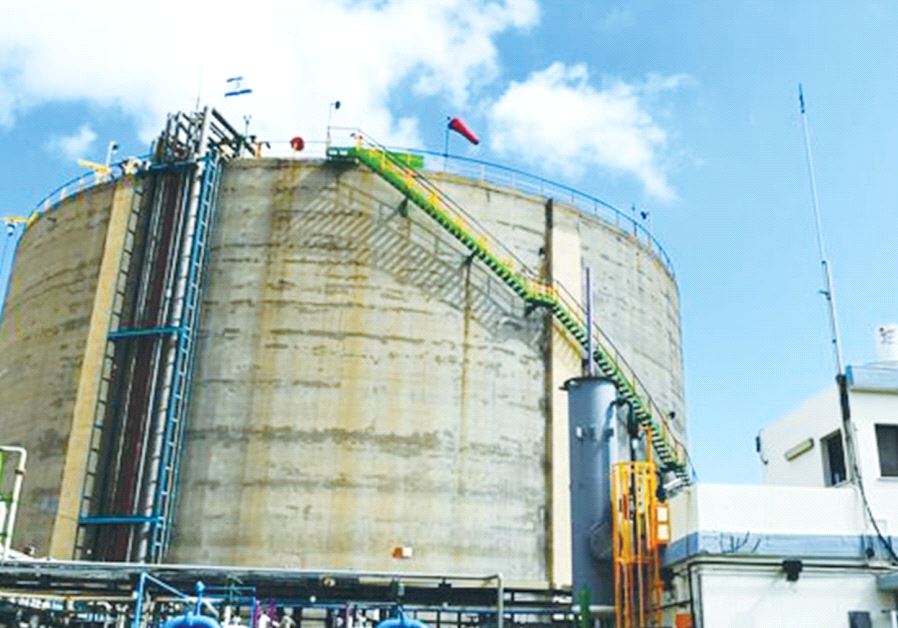 THE ENVIRONMENTAL PROTECTION MINISTRY will not renew the toxin permit for Haifa’s ammonia storage tank when it expires on March 1.