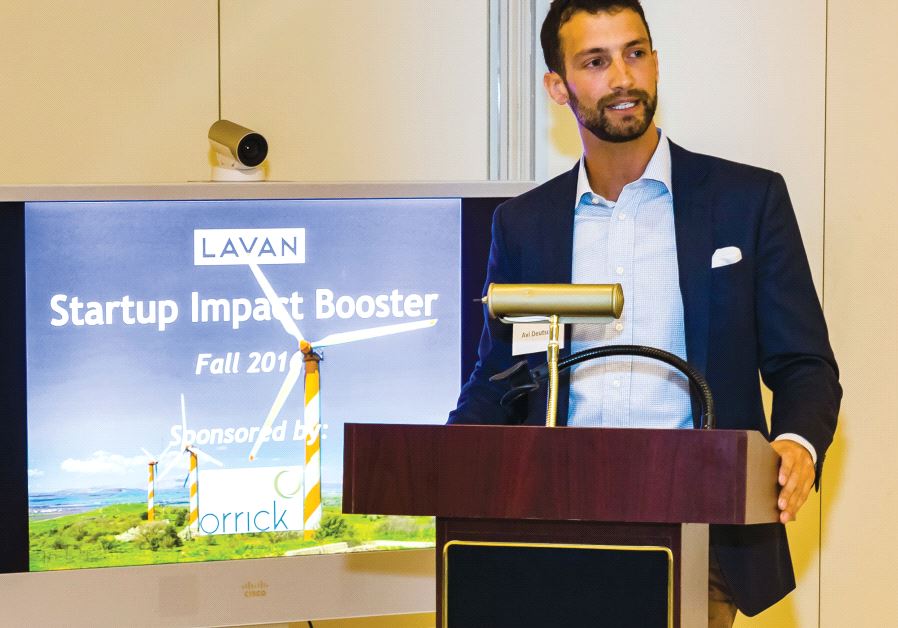 Avi Deutsch, speaks at a LAVAN pitch event last year
