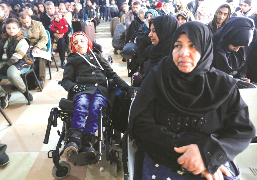 Des personnes en attente de soins
