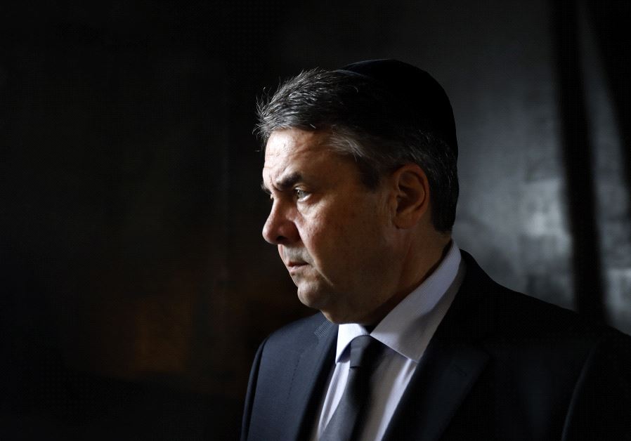 German Foreign Minister Sigmar Gabriel visits the Hall of Remembrance at Yad Vashem on April 24, 2017