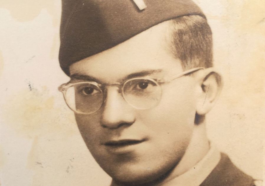 Lt. Moshe Brodetzky during his service in the US Army, 1944