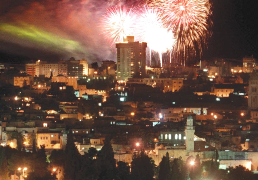 Fireworks explode over Jerusalem at the close of the Israel’s 50th anniversary gala show on Independence Day in 1998