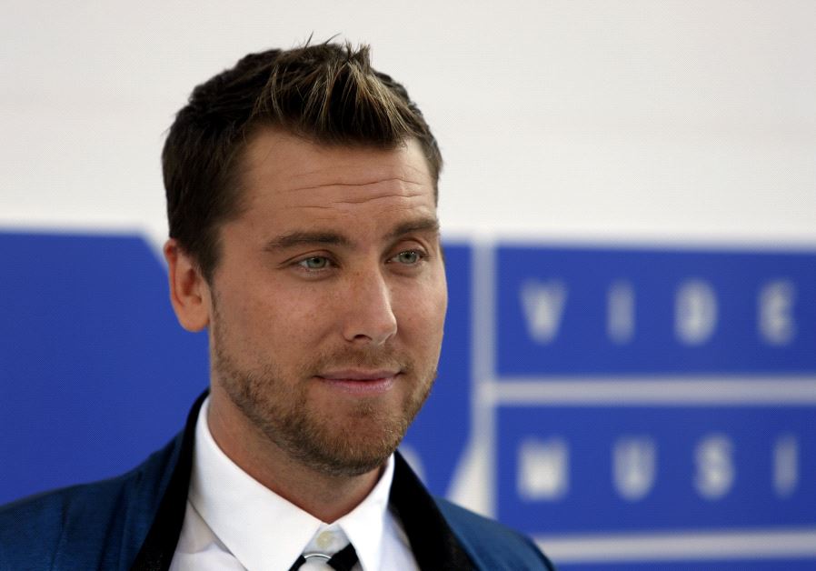 Singer Lance Bass